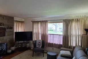 950 Lincoln St, Hobart, IN 46342 - Photo 8