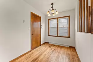 7021 Osborn Ave, Hammond, IN 46323 - Photo 4