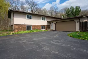 831 Opal Dr, Valparaiso, IN 46383 - Photo 2