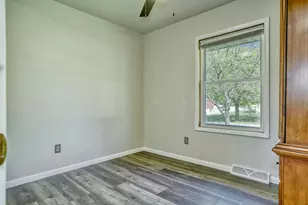 715 Cheyenne Dr, Lowell, IN 46356 - Photo 8