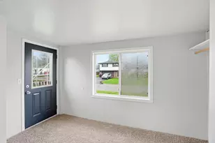 326 Tyler Ave, Hobart, IN 46342 - Photo 4