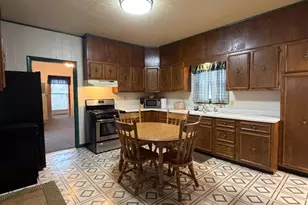 1706 Monroe St, La Porte, IN 46350 - Photo 2