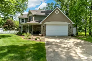 65 Deep River Dr, Hobart, IN 46342 - Photo 2