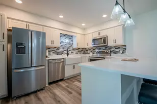 5550 Evergreen Ave, Portage, IN 46368 - Photo 8