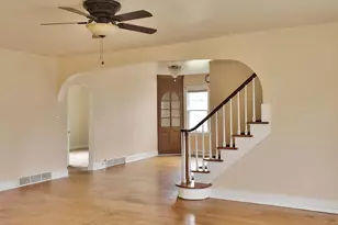 606 Hobart St, Michigan City, IN 46360 - Photo 8