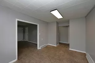 911 N Hathaway St, Winamac, IN 46996 - Photo 12