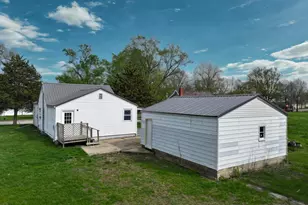911 N Hathaway St, Winamac, IN 46996 - Photo 4