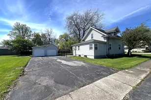 135 N Rachel St, Rensselaer, IN 47978 - Photo 2