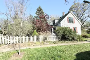 303 E Porter Ave, Chesterton, IN 46304 - Photo 2