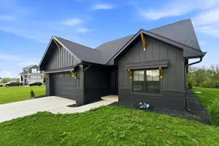 331 Cherry Hill St, Valparaiso, IN 46385 - Photo 1