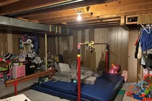 905 Plain St, La Porte, IN 46350 - Photo 10