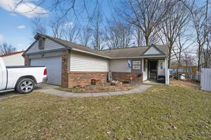 833 Delray Dr, Indianapolis, IN 46241 - Photo 2