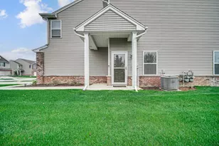 11150 Putnam Dr, Crown Point, IN 46307 - Photo 4