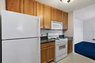 9735 Wildwood Ct, Highland, IN 46322 - Photo 6