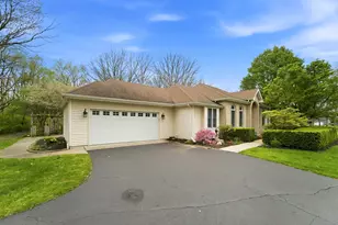 11230 Sandpiper St, Demotte, IN 46310 - Photo 2