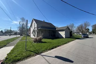 202 W Walnut St, Akron, IN 46910 - Photo 2