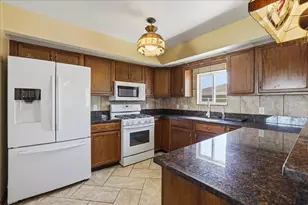 9937 Delaware Pl, Highland, IN 46322 - Photo 8