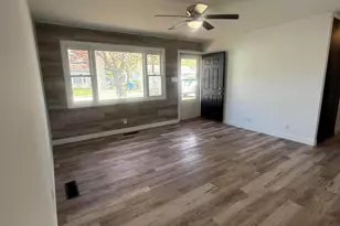 705 Plymouth Ct, Michigan City, IN 46360 - Photo 2