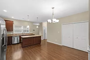 1066 E 115th Ct, Crown Point, IN 46307 - Photo 4
