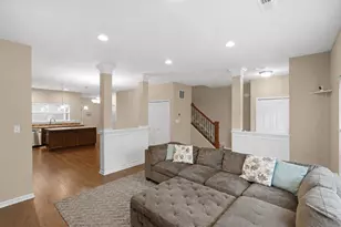 1066 E 115th Ct, Crown Point, IN 46307 - Photo 8