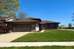 601 N Holly Ln, Griffith, IN 46319 - Photo 2