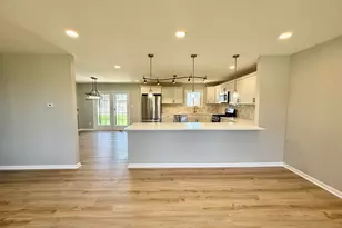 601 N Holly Ln, Griffith, IN 46319 - Photo 8