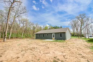 250 E Pine St, Wheatfield, IN 46392 - Photo 22