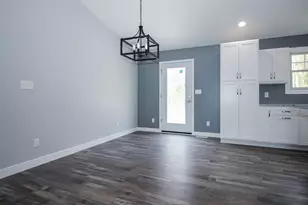 250 E Pine St, Wheatfield, IN 46392 - Photo 8
