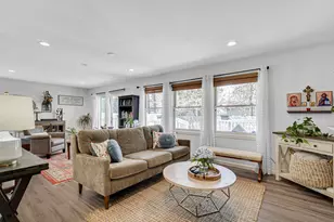1460 Admiral Dr, Chesterton, IN 46304 - Photo 2