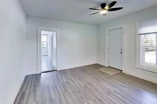 601 E 10th St, Michigan City, IN 46360 - Photo 10