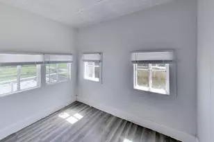 601 E 10th St, Michigan City, IN 46360 - Photo 8