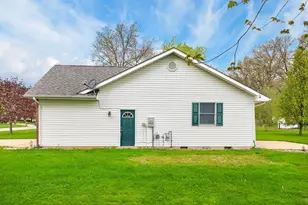 1929 Kapok St SW, Demotte, IN 46310 - Photo 40