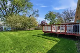 2833 Parkway Dr, Highland, IN 46322 - Photo 2