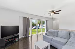 2833 Parkway Dr, Highland, IN 46322 - Photo 12