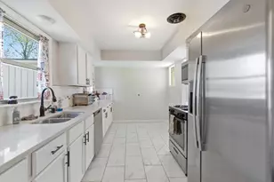 2833 Parkway Dr, Highland, IN 46322 - Photo 16