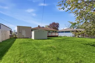 2833 Parkway Dr, Highland, IN 46322 - Photo 8