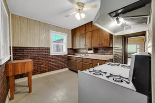 2806 Schrage Ave, Whiting, IN 46394 - Photo 4