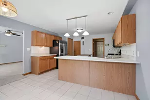 1765 Amber Dr, Hobart, IN 46342 - Photo 10