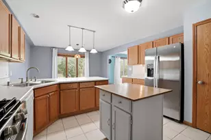 1765 Amber Dr, Hobart, IN 46342 - Photo 4