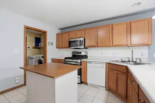 1765 Amber Dr, Hobart, IN 46342 - Photo 6