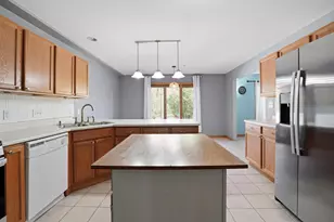 1765 Amber Dr, Hobart, IN 46342 - Photo 8