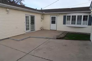 9402 Ellen Dr, Highland, IN 46322 - Photo 16