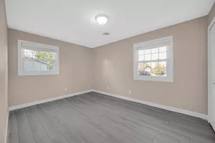 1602 Carriage Dr, Valparaiso, IN 46383 - Photo 12