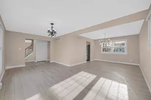 1602 Carriage Dr, Valparaiso, IN 46383 - Photo 10