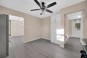 1602 Carriage Dr, Valparaiso, IN 46383 - Photo 8