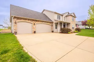 243 Eagle Ridge Dr, Valparaiso, IN 46385 - Photo 4