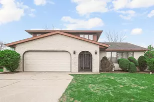 649 W 128th Ct, Crown Point, IN 46307 - Photo 2
