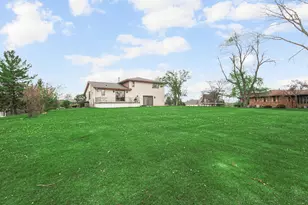 649 W 128th Ct, Crown Point, IN 46307 - Photo 4
