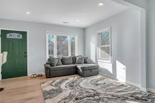 1735 S Fairbanks St, Griffith, IN 46319 - Photo 6