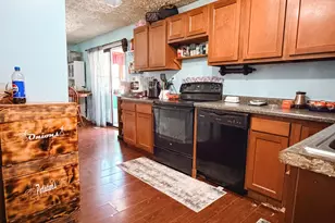 218 W Lincoln St, Rensselaer, IN 47978 - Photo 6